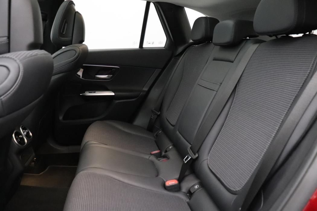 MERCEDES-BENZ GLC 2025