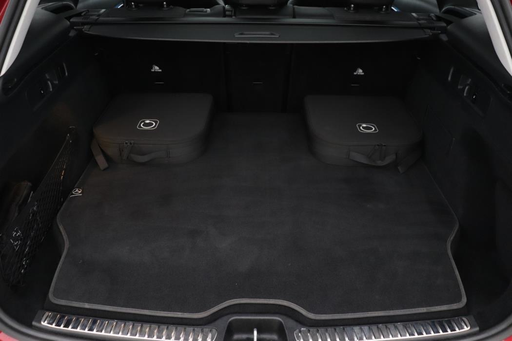 MERCEDES-BENZ GLC 2025
