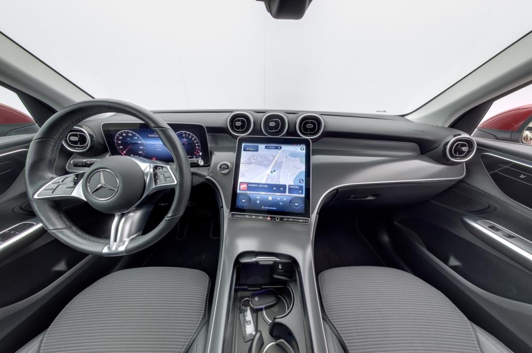 MERCEDES-BENZ GLC 2025