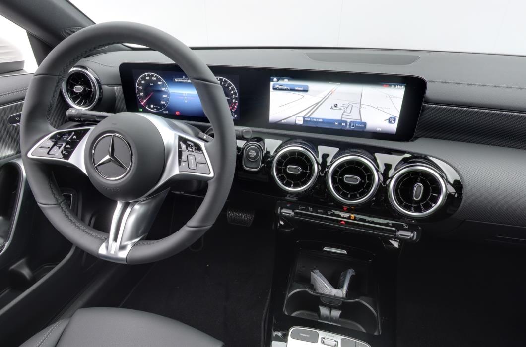 MERCEDES-BENZ CLA 2025