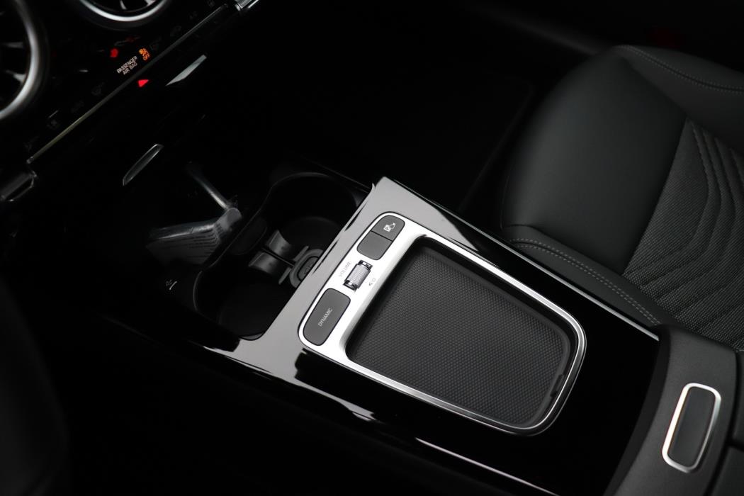 MERCEDES-BENZ CLA 2025