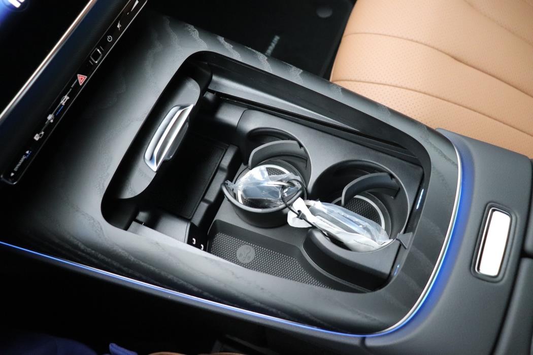 MERCEDES-BENZ E 2026