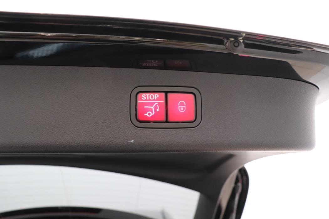 MERCEDES-BENZ E 2026