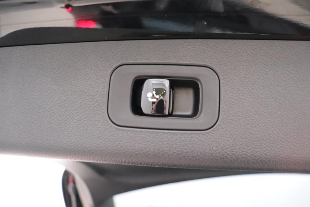 MERCEDES-BENZ E 2026