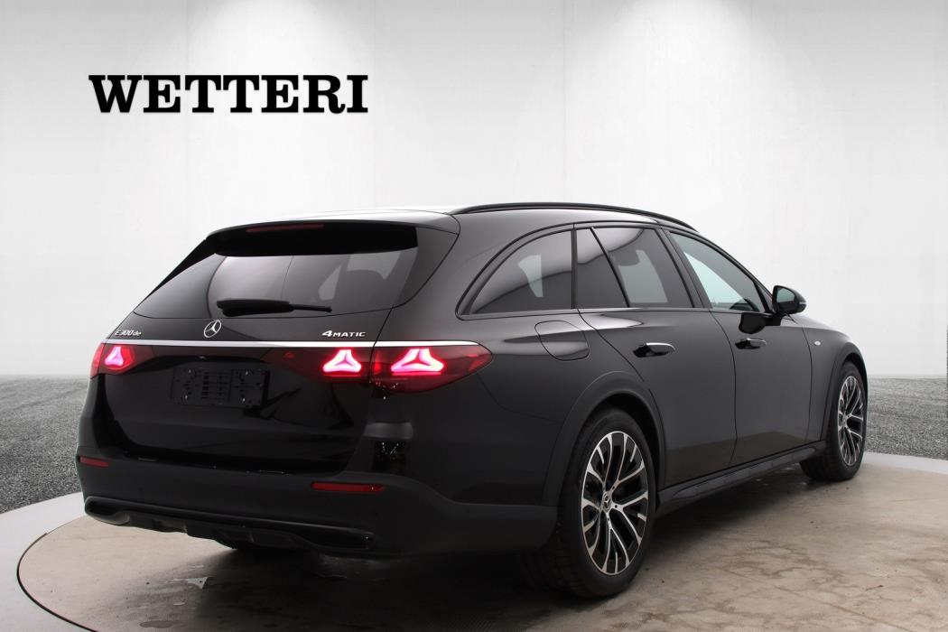 MERCEDES-BENZ E 2026