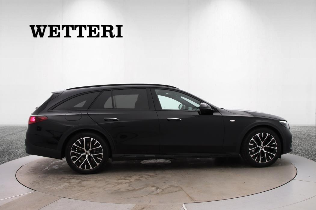 MERCEDES-BENZ E 2026