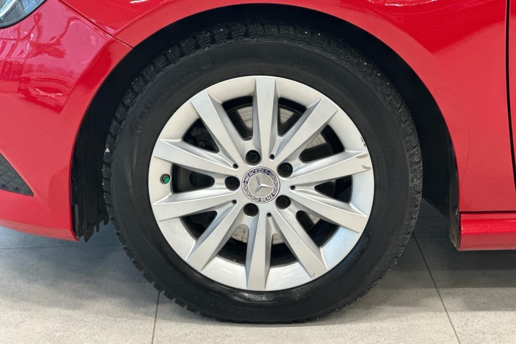 MERCEDES-BENZ A 2015
