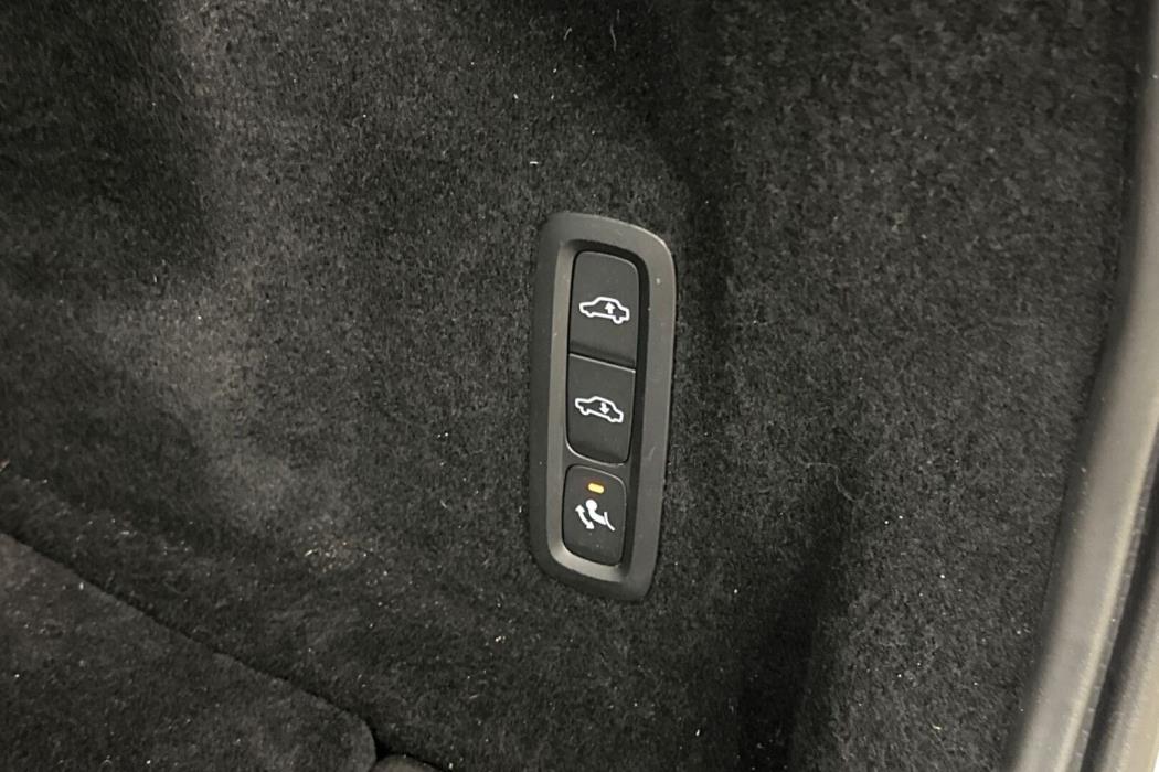 VOLVO XC60 2020
