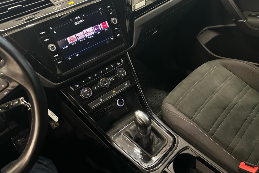 VOLKSWAGEN Touran 2019