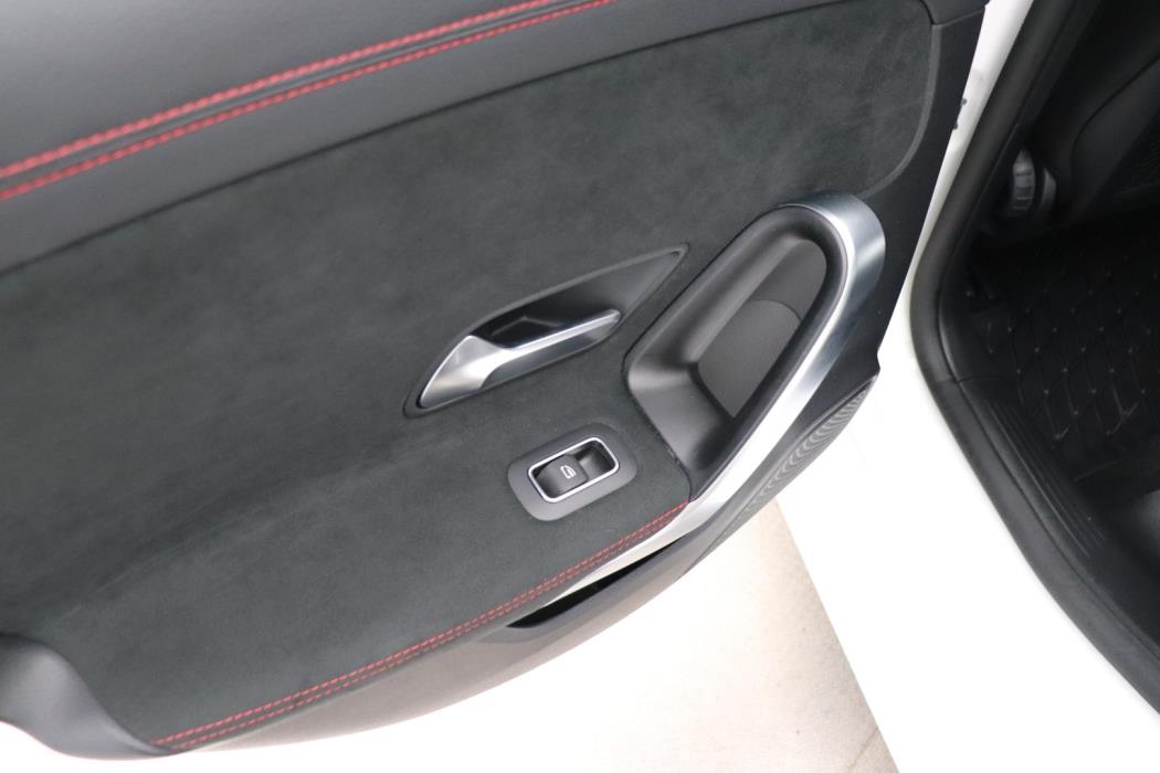 MERCEDES-BENZ CLA 2021