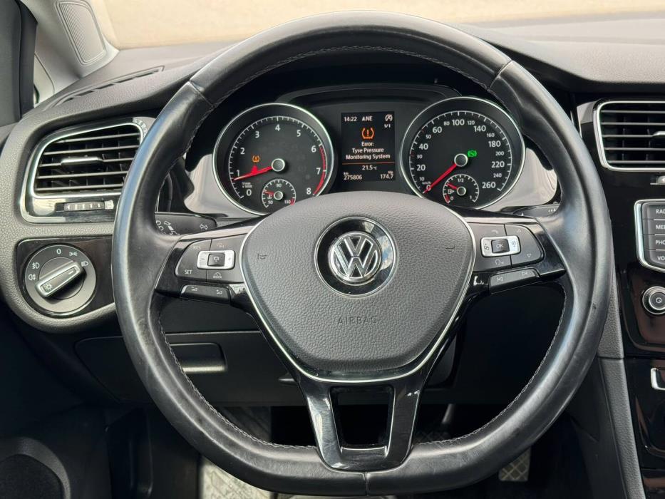 VOLKSWAGEN Golf 2013