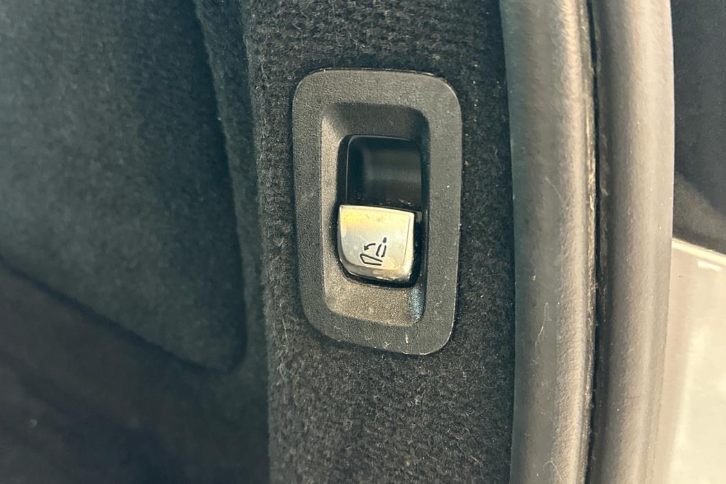 MERCEDES-BENZ C 2021