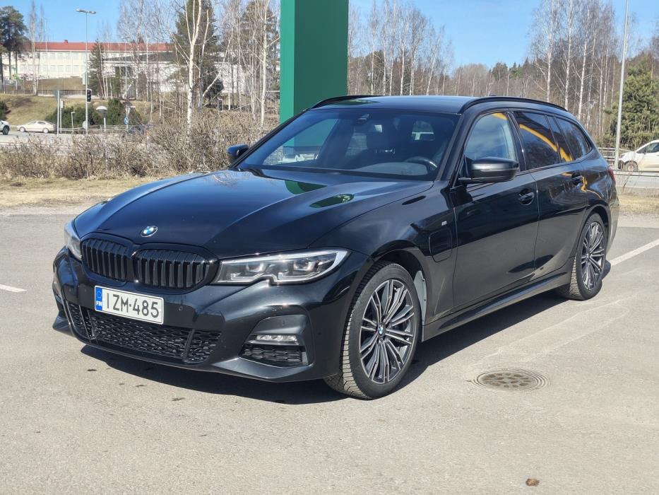 BMW 330 2022
