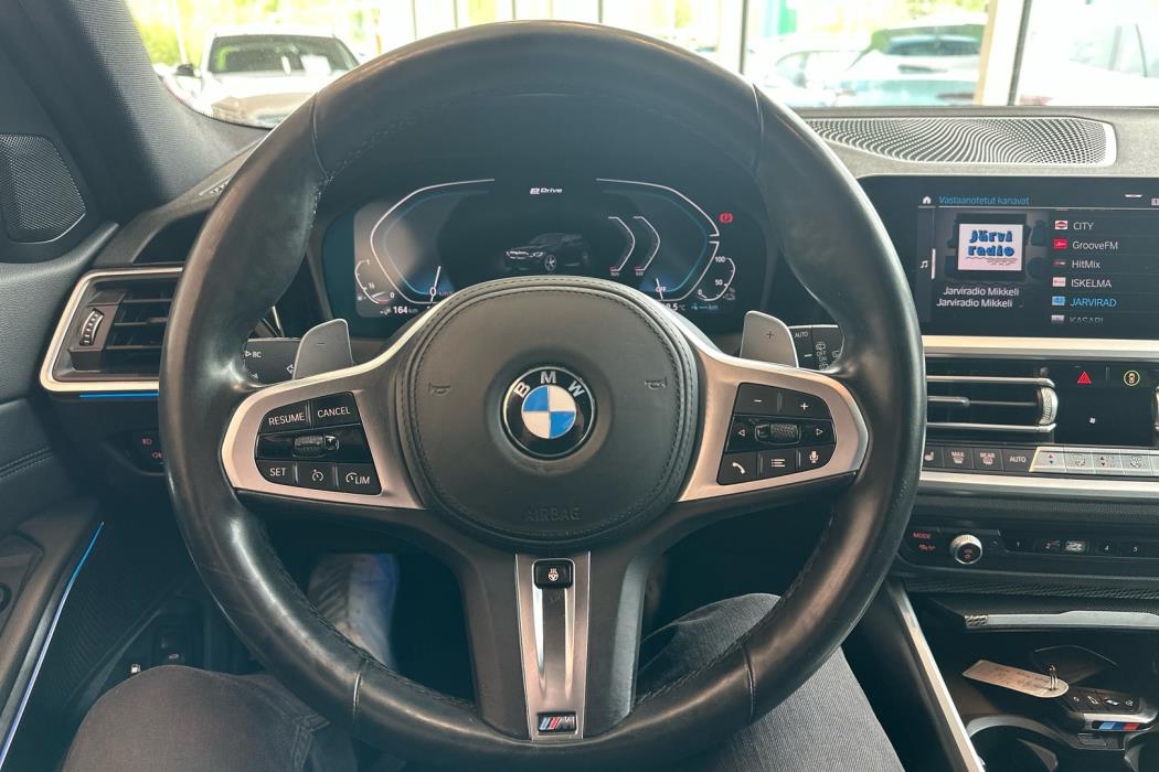 BMW 330 2022