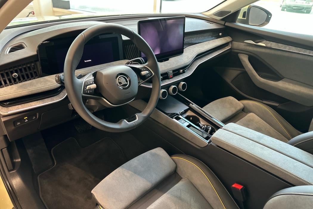 SKODA Superb 2024