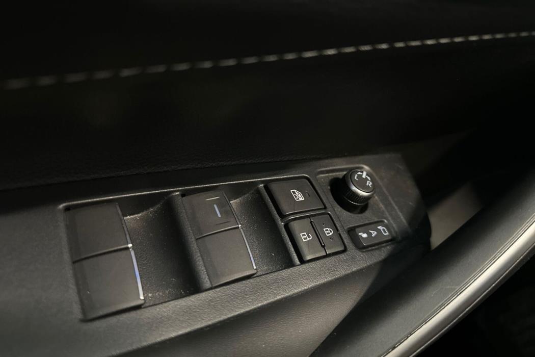 TOYOTA Corolla 2025
