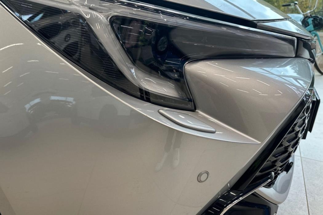 TOYOTA Corolla 2025