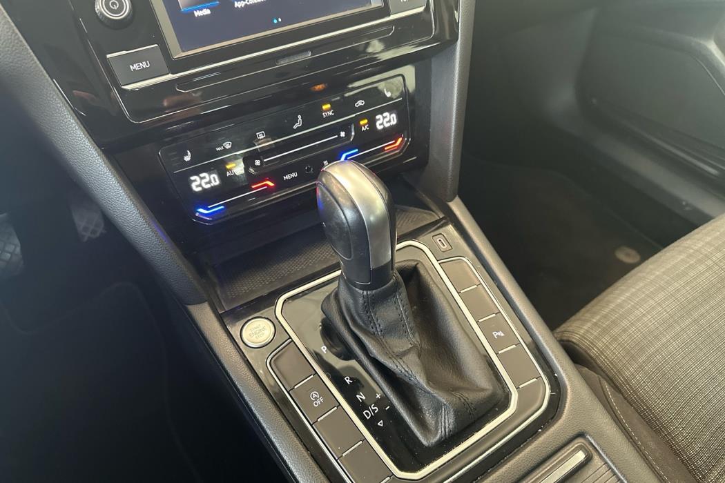 VOLKSWAGEN Passat 2021