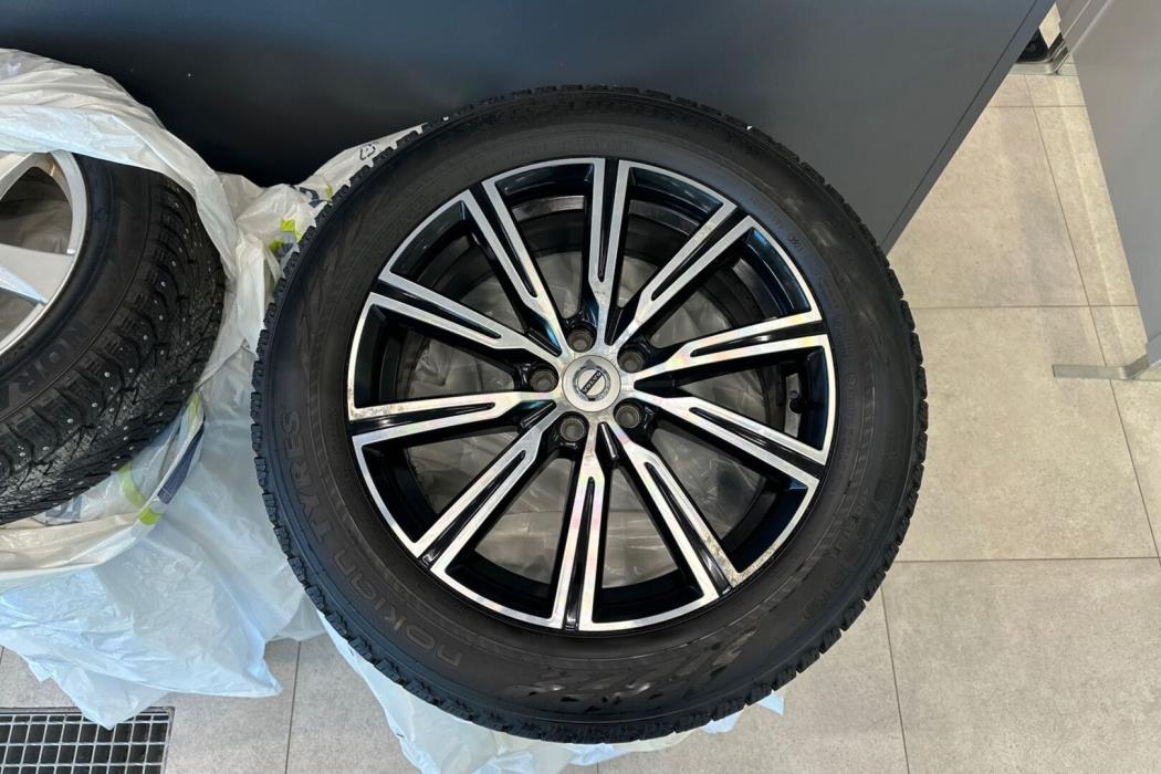 VOLVO XC60 2018