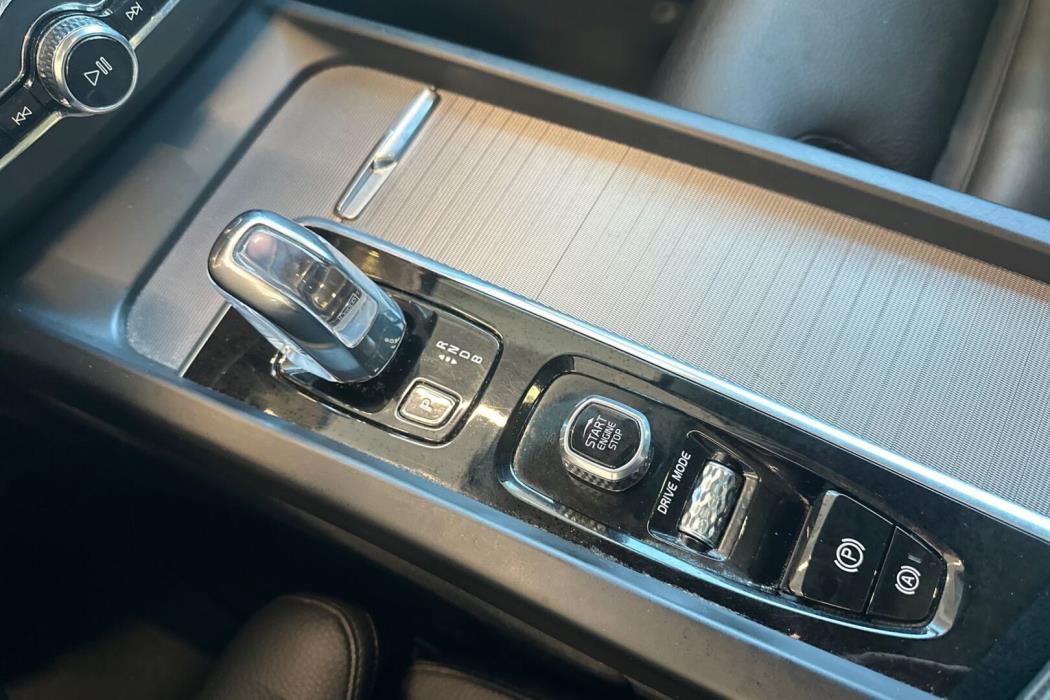 VOLVO XC60 2018