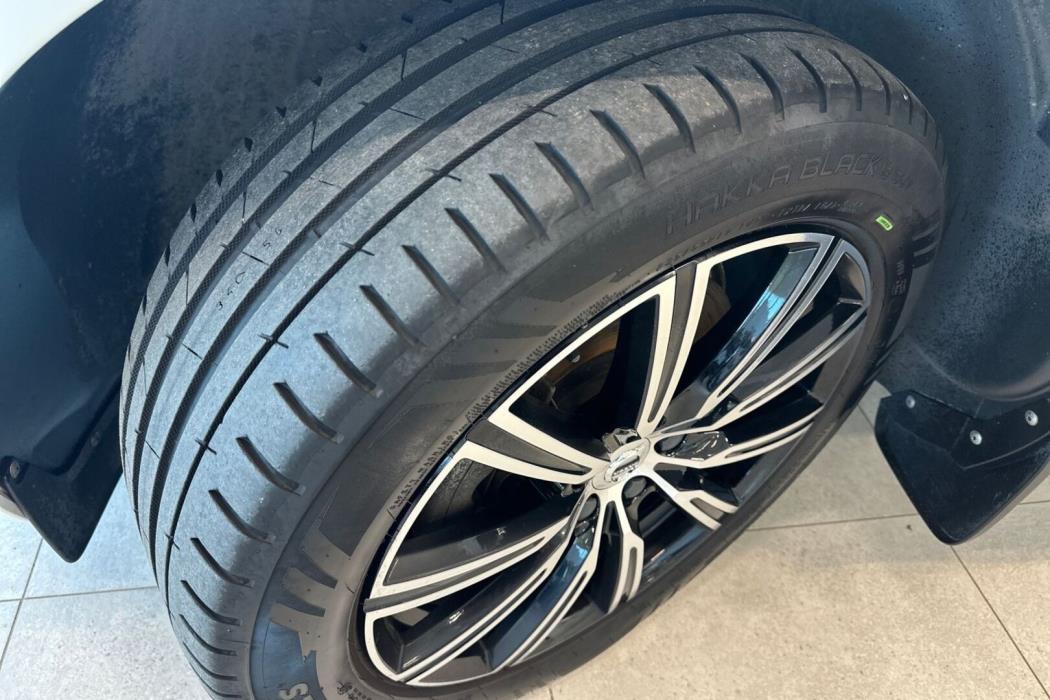VOLVO XC60 2018