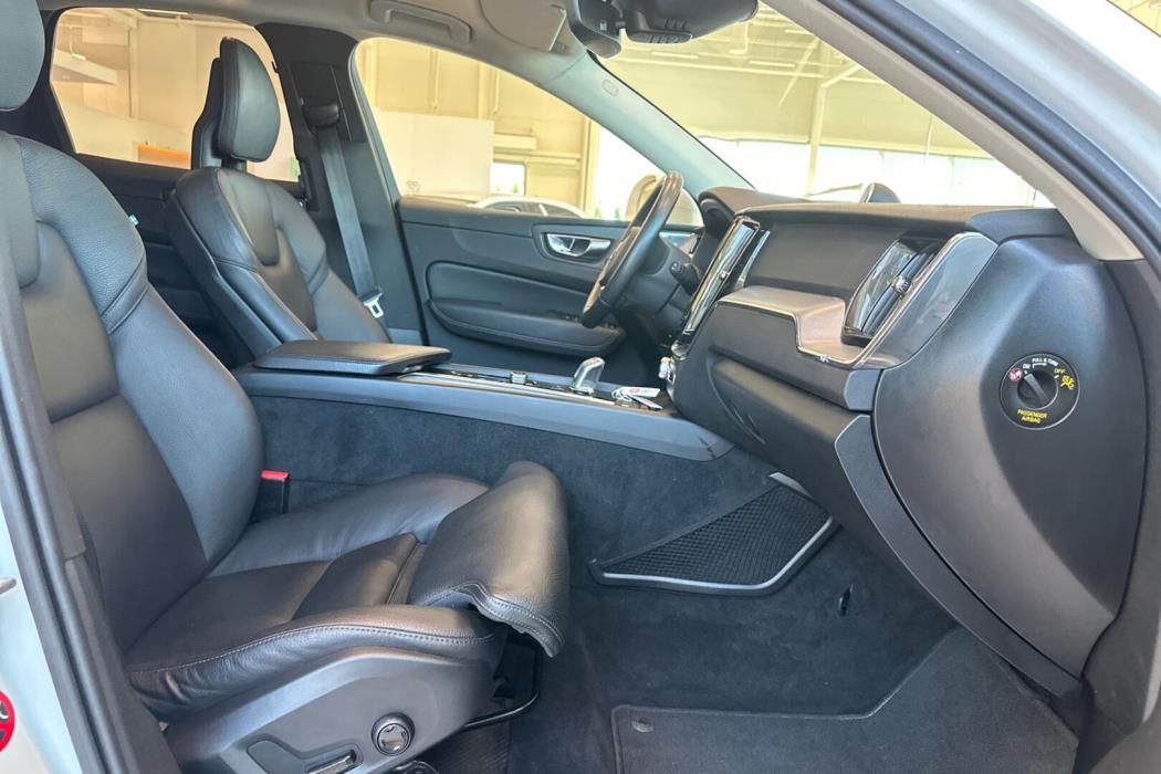 VOLVO XC60 2018