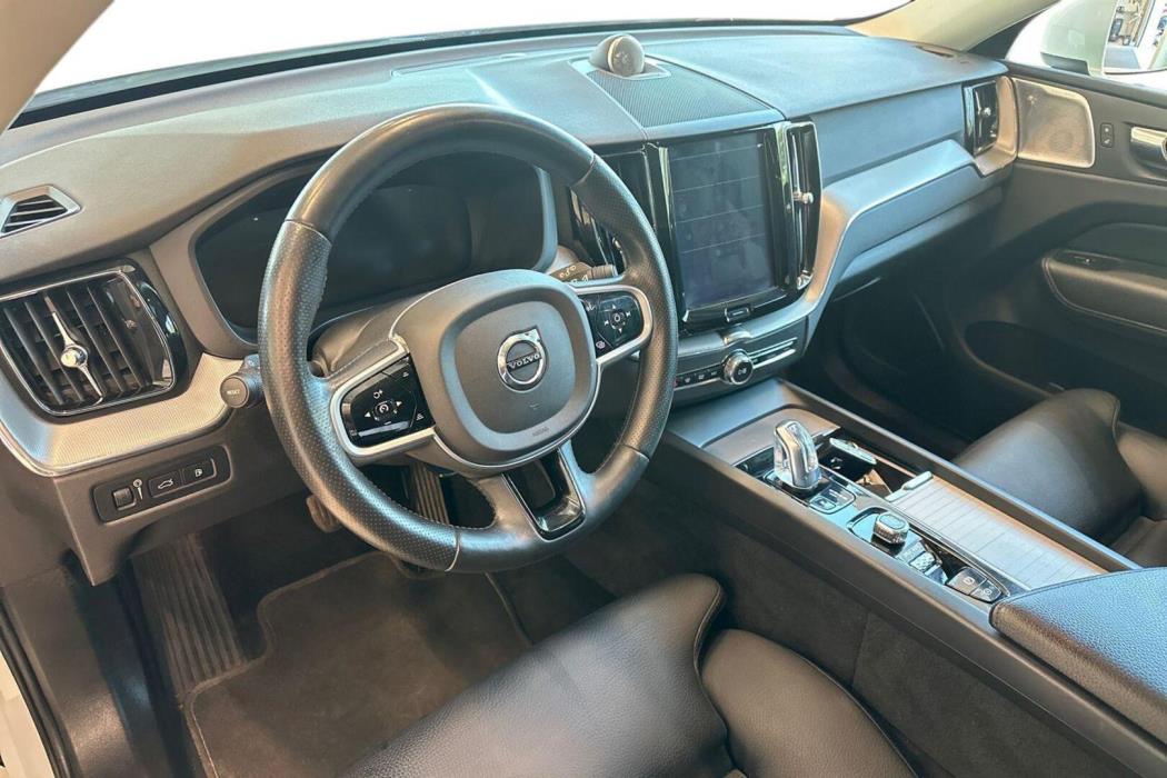 VOLVO XC60 2018