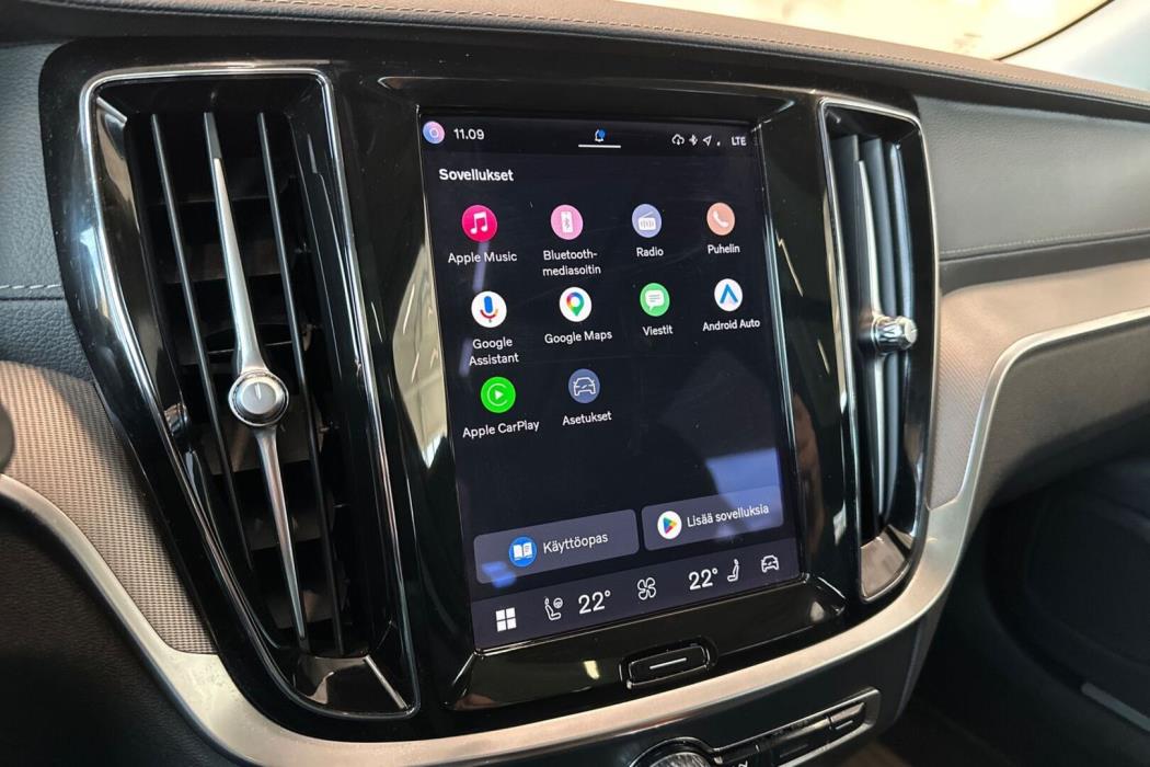 VOLVO V60 2024