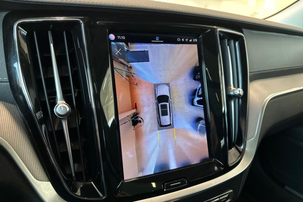VOLVO V60 2024