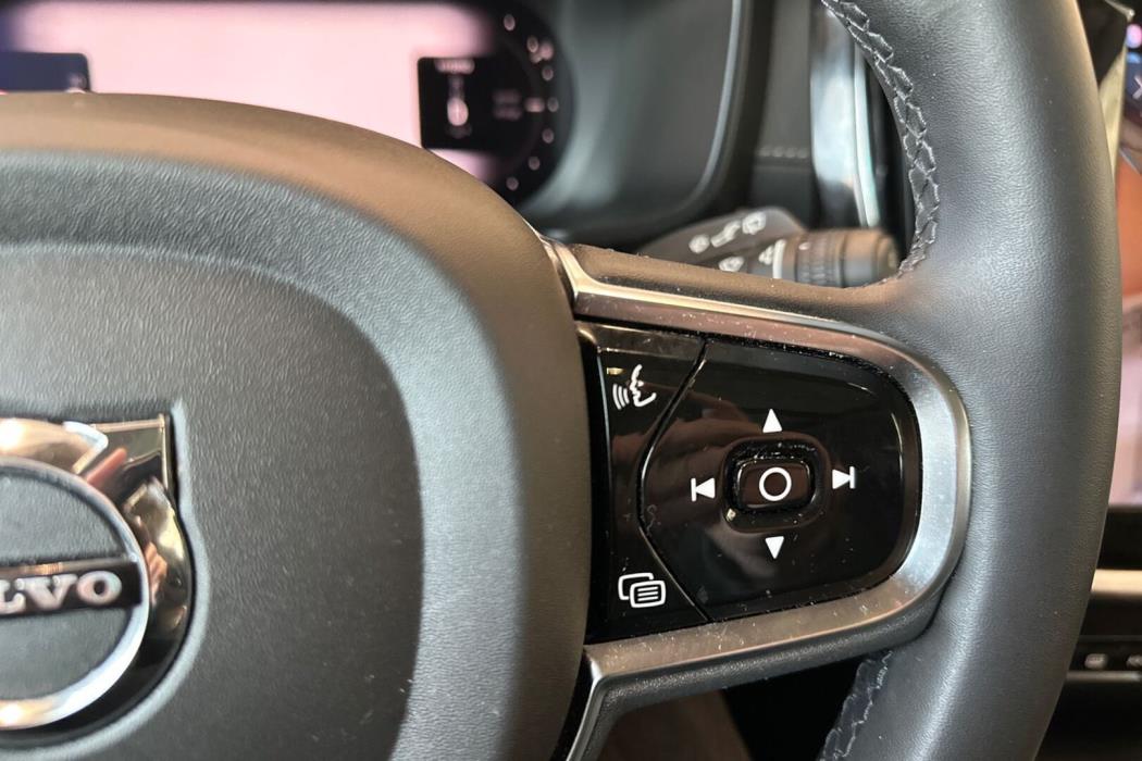 VOLVO V60 2024