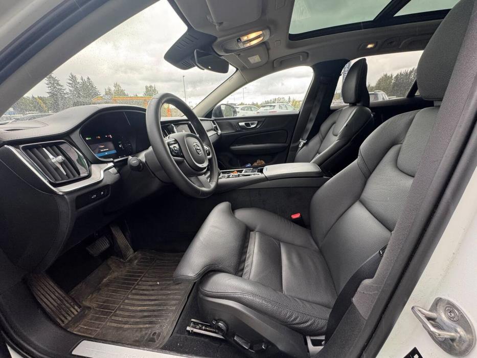 VOLVO V60 2024
