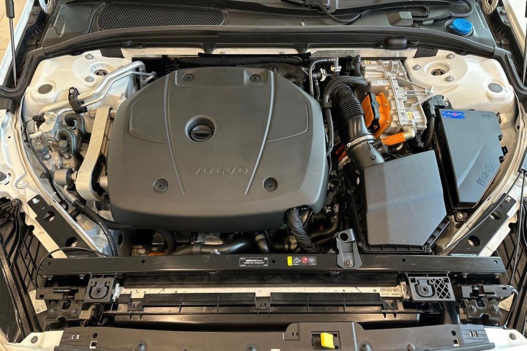 VOLVO V60 2024