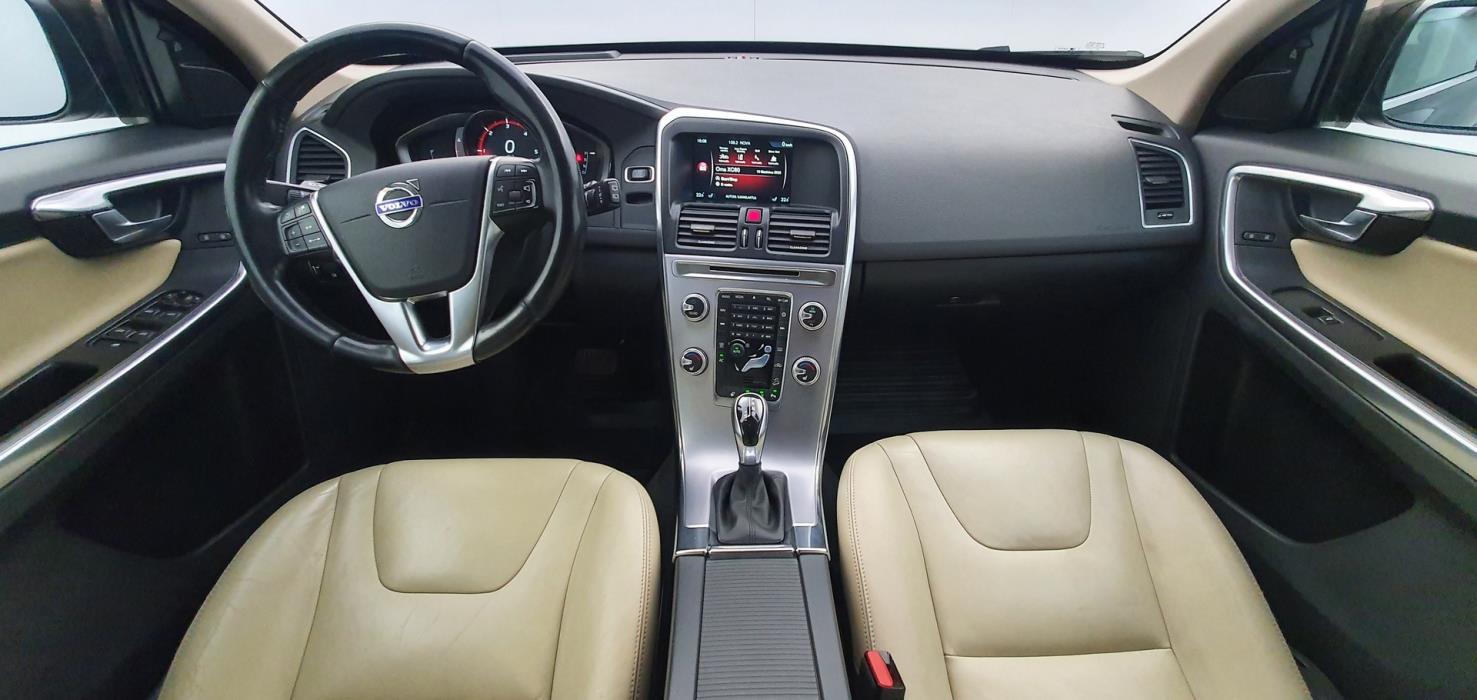VOLVO XC60 2017