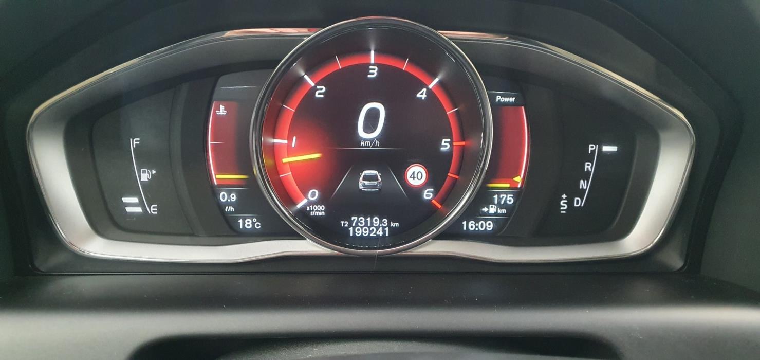 VOLVO XC60 2017