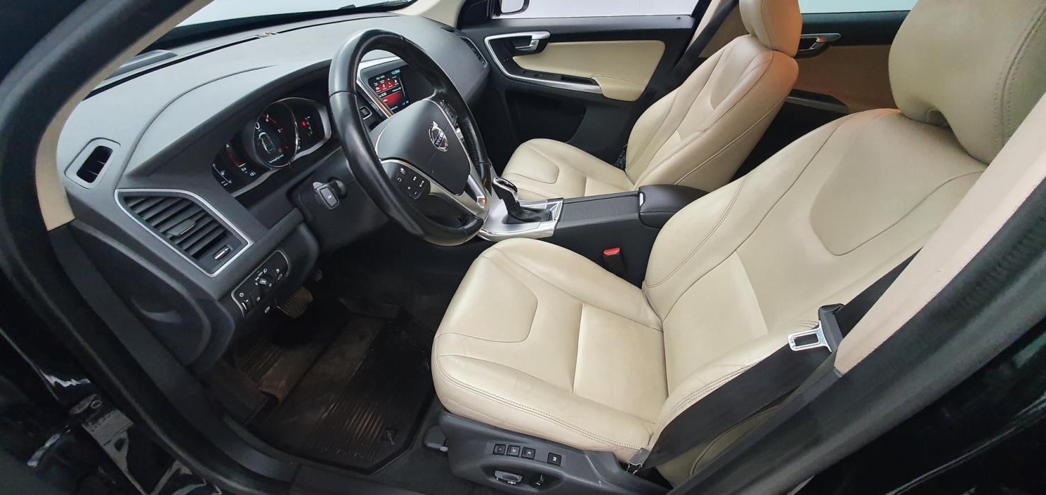 VOLVO XC60 2017