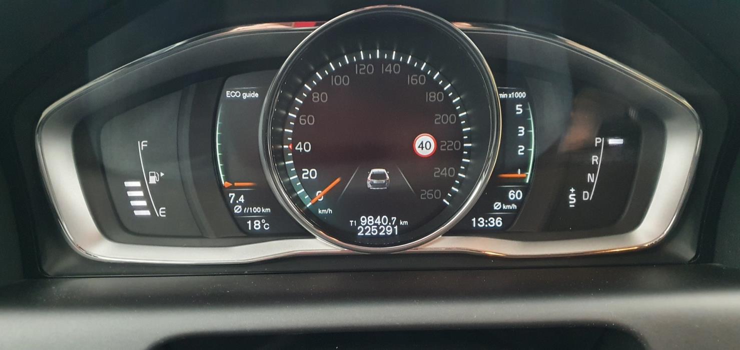 VOLVO XC60 2017