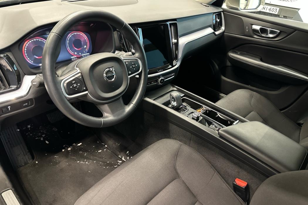VOLVO V60 2022