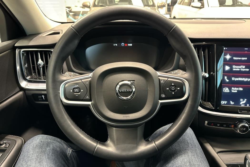 VOLVO V60 2022