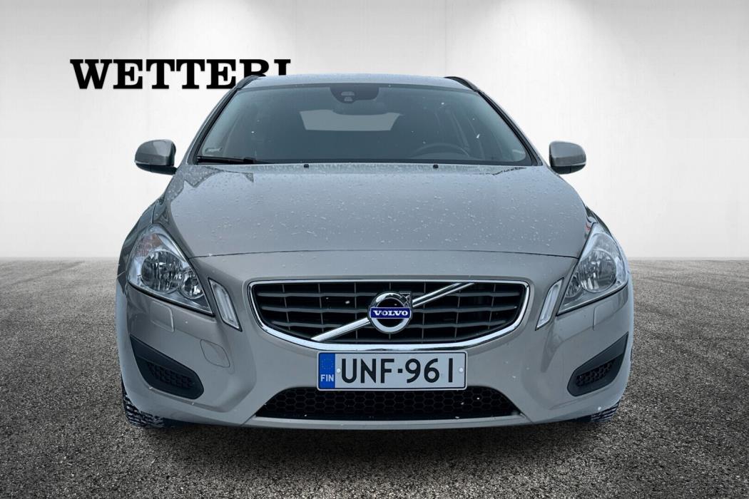 VOLVO V60 2011