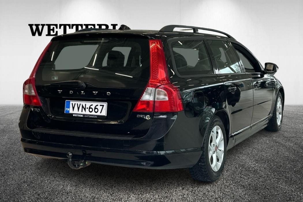 VOLVO V70 2011