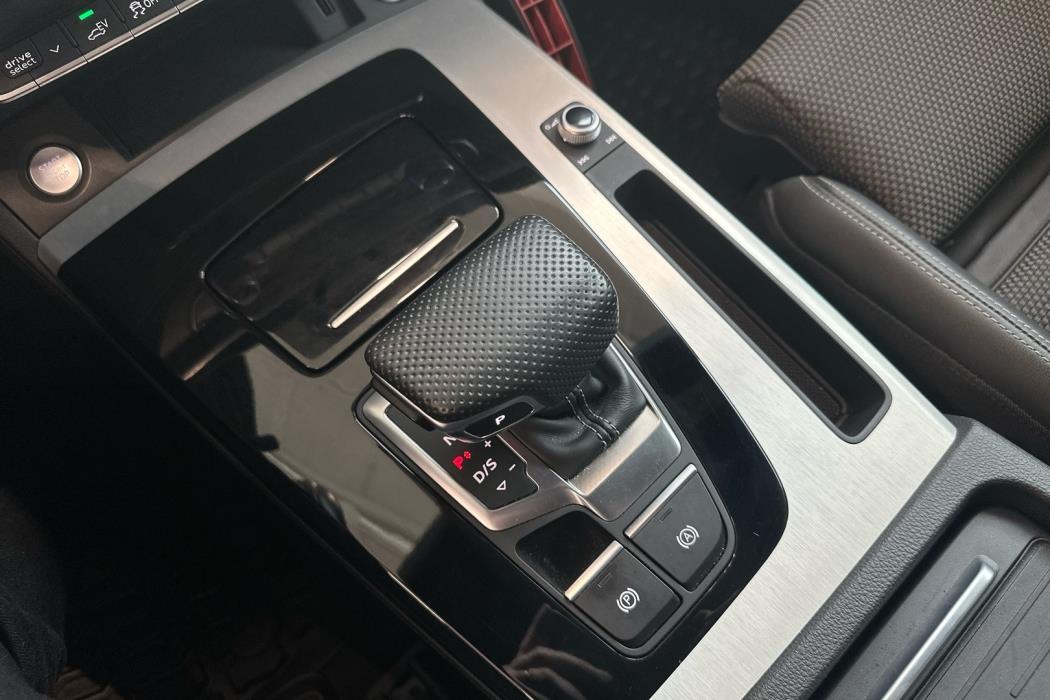 AUDI Q5 2021