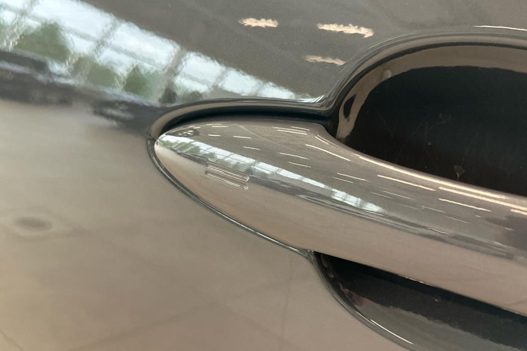 TOYOTA Prius Plug-in 2024