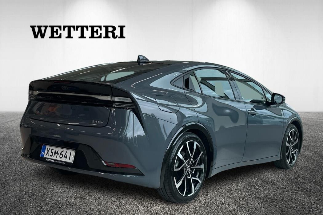 TOYOTA Prius Plug-in 2024