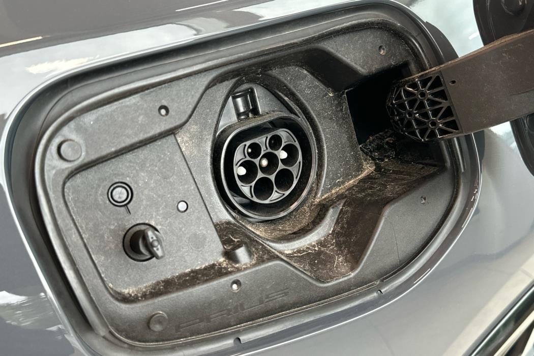 TOYOTA Prius Plug-in 2024