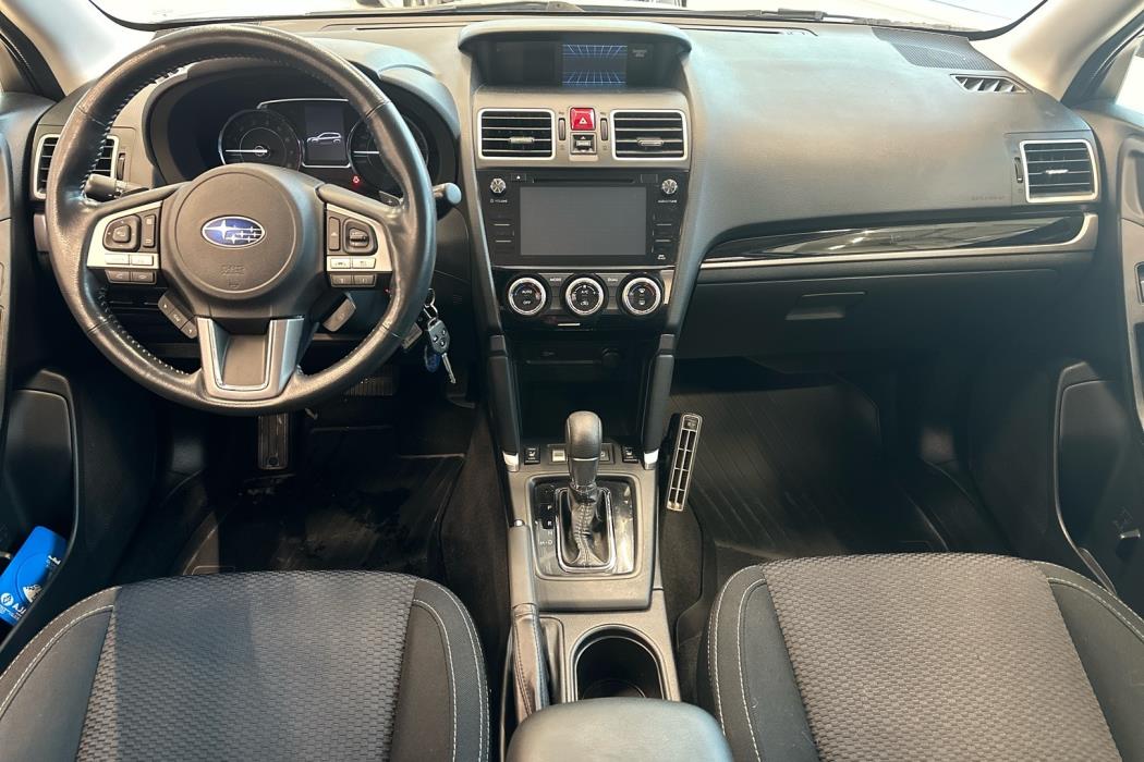 SUBARU Forester 2018