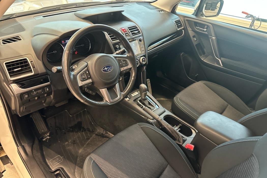 SUBARU Forester 2018