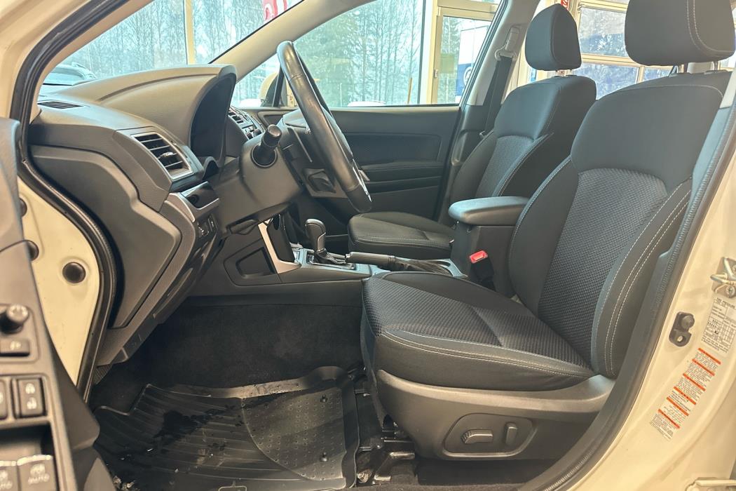 SUBARU Forester 2018