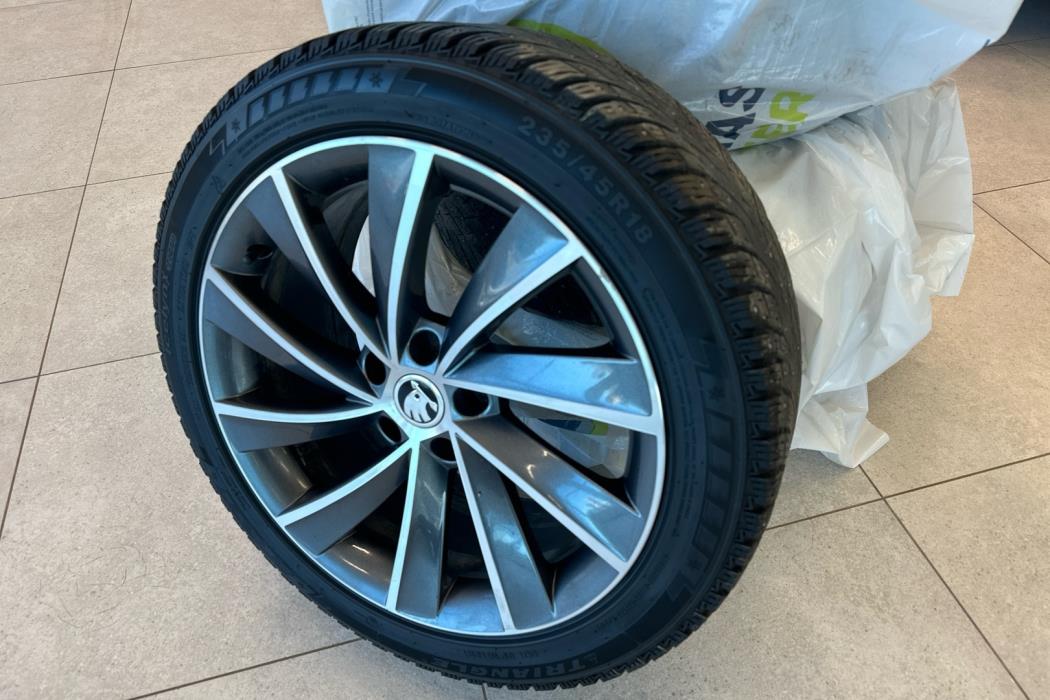 SKODA Superb 2023