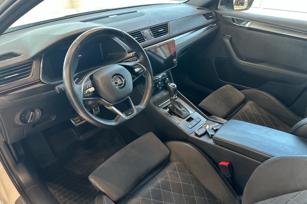 SKODA Superb 2023