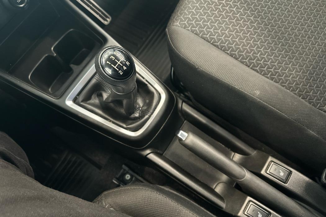 SUZUKI Swift 2017